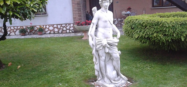 Statue